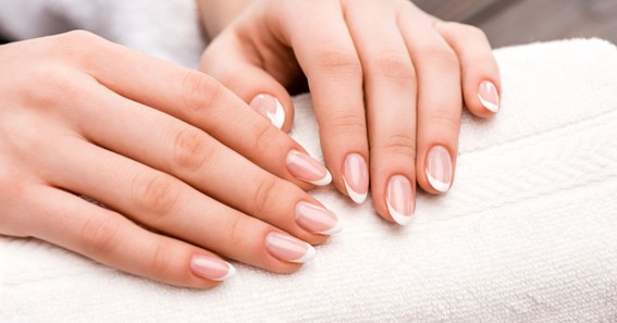 WHAT IS A SHELLAC MANICURE