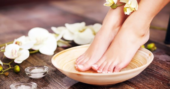 what is the difference between a spa pedicure and a deluxe pedicure